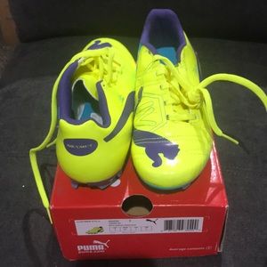 New w/ box Puma soccer cleats